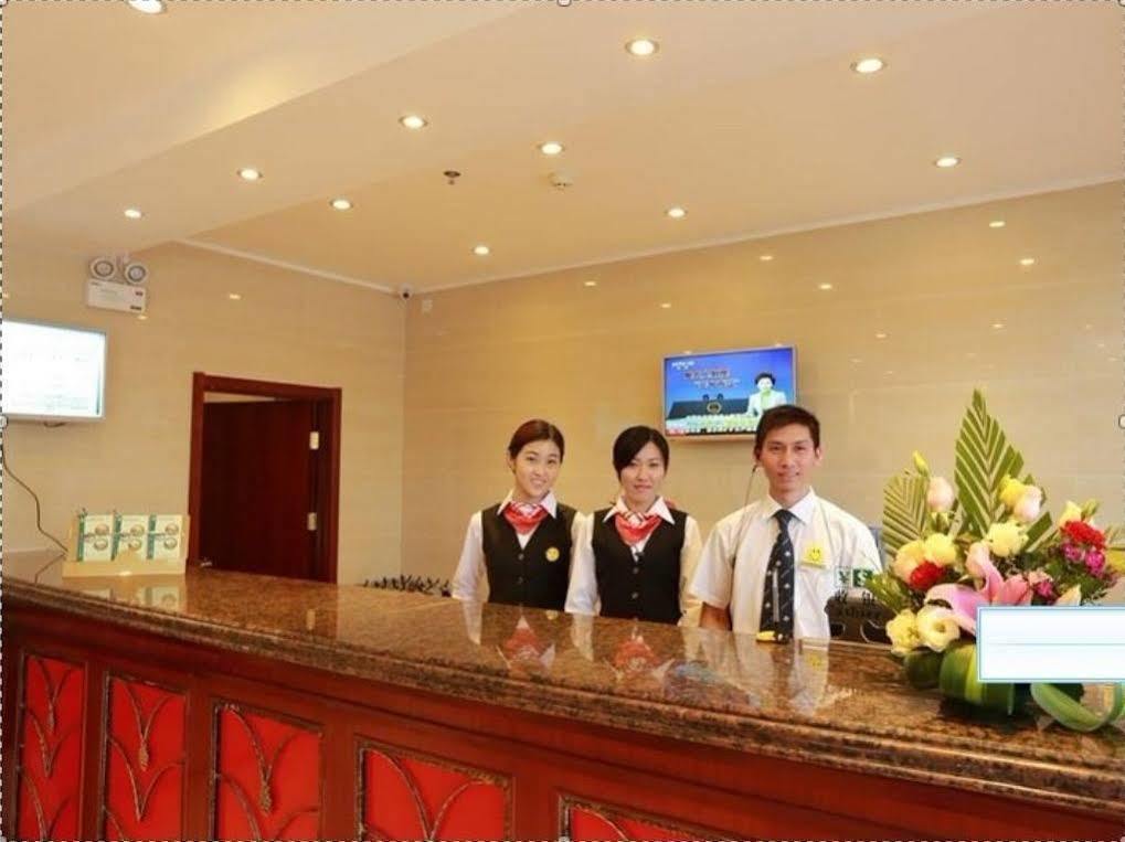 Greentree Inn Hainan Sanya Chunyuan Seafood Square Express Hotel Extérieur photo